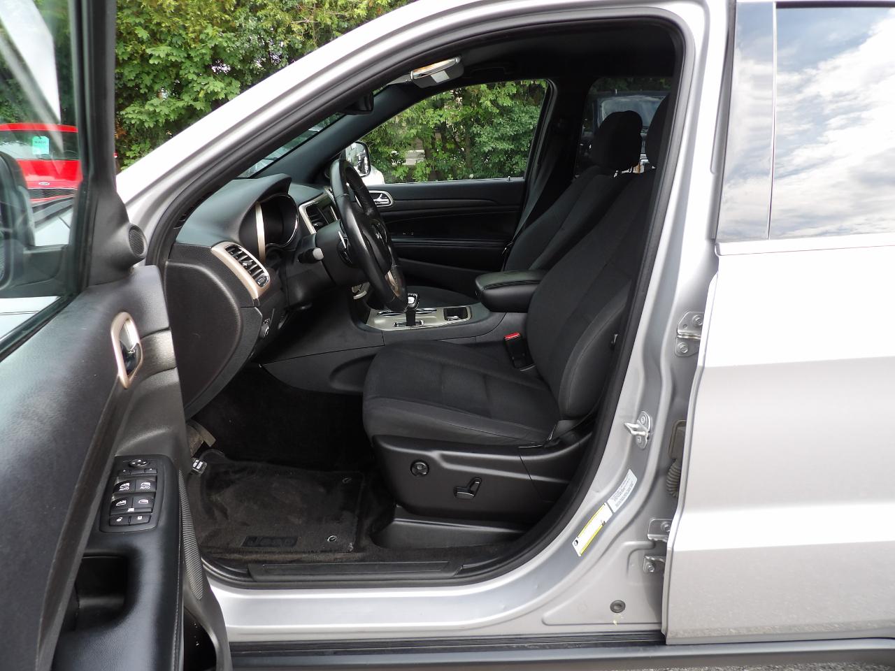 Jeep Grand Cherokee 4WD 4dr Laredo 2015