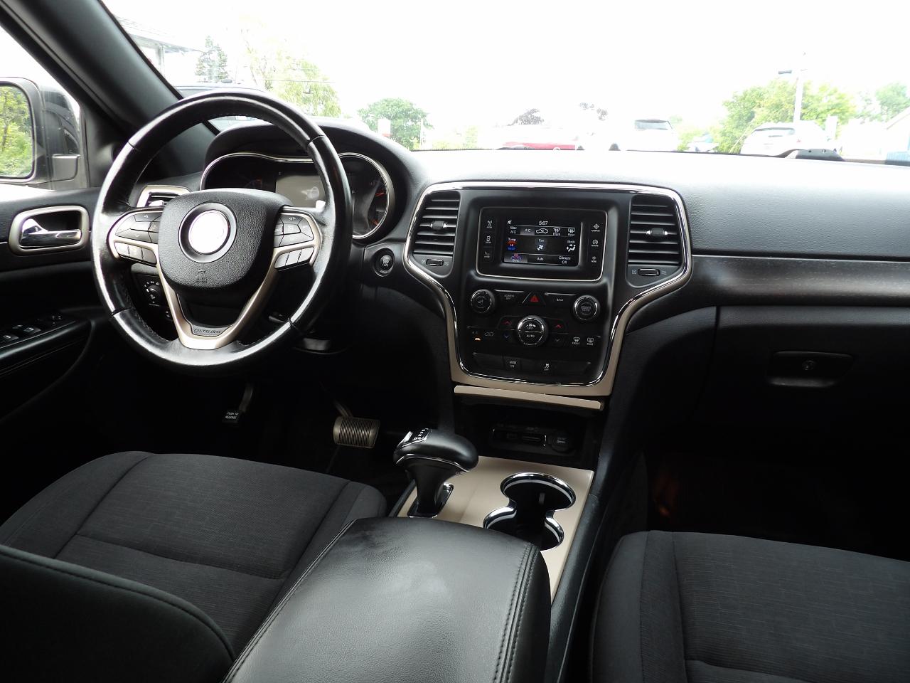Jeep Grand Cherokee 4WD 4dr Laredo 2015