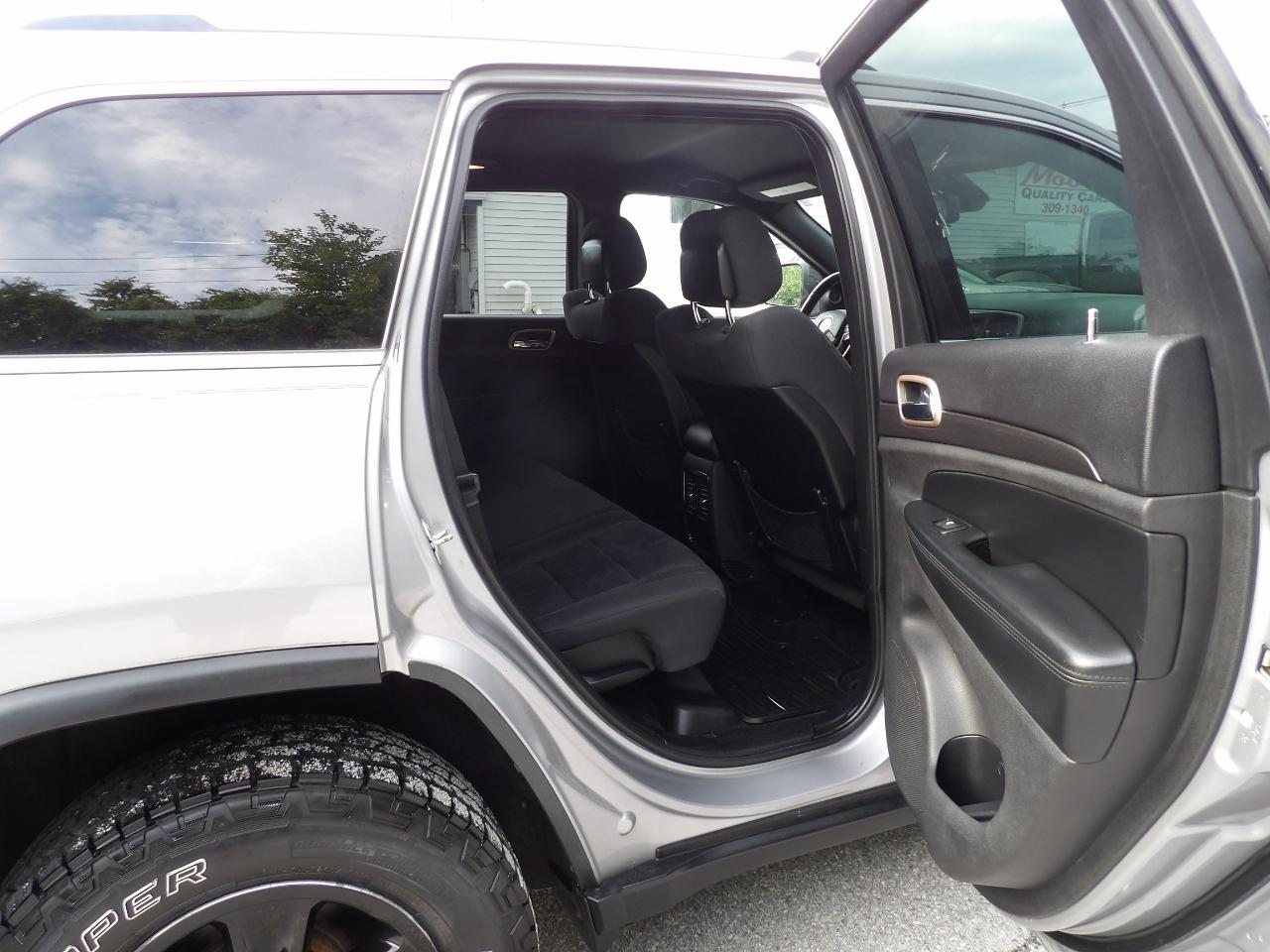 Jeep Grand Cherokee 4WD 4dr Laredo 2015