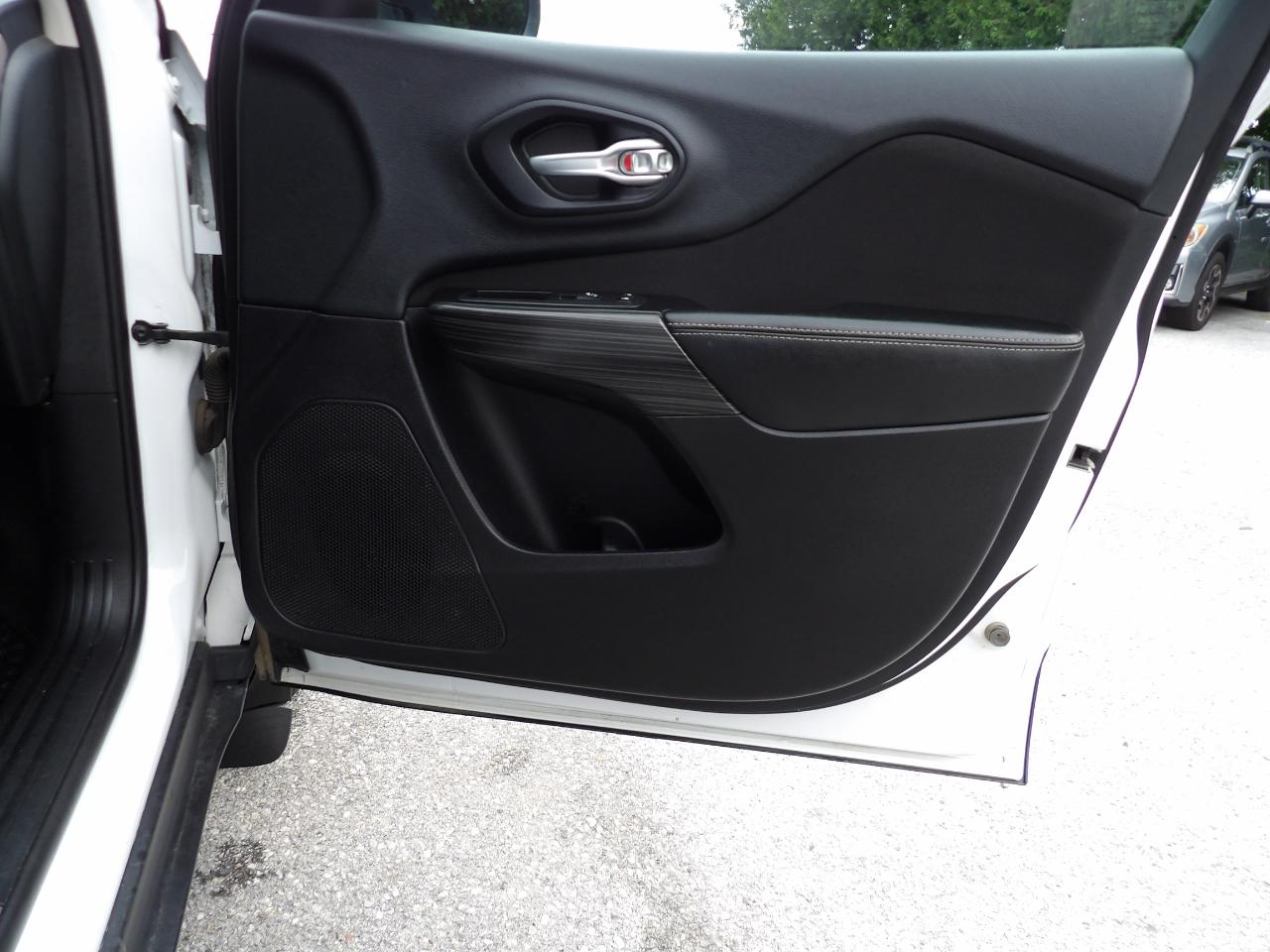 Jeep Cherokee 4WD 4dr Latitude 2015