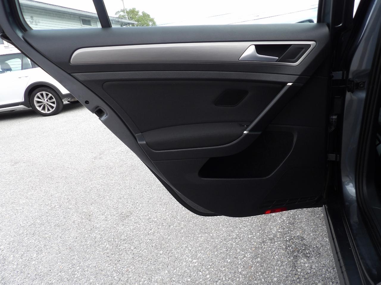 Volkswagen Golf SportWagen 4dr Auto TSI S 2016