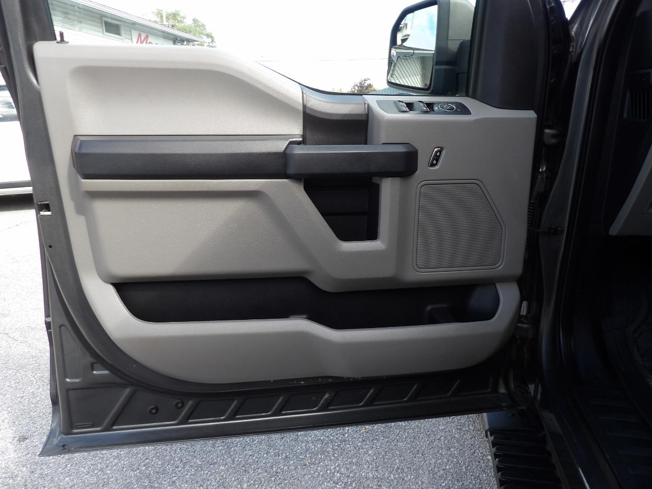 Ford F-150 photo 8