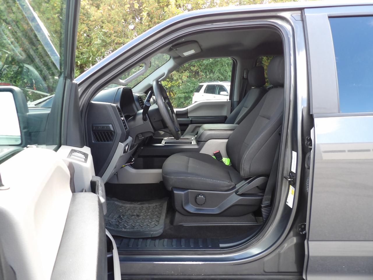 Ford F-150 photo 9