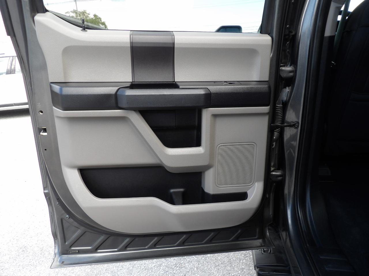 Ford F-150 photo 12