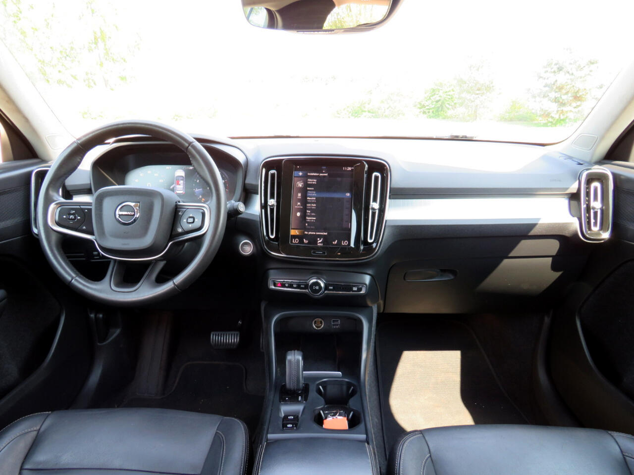 2021 Volvo XC40 T5 Momentum AWD photo 4
