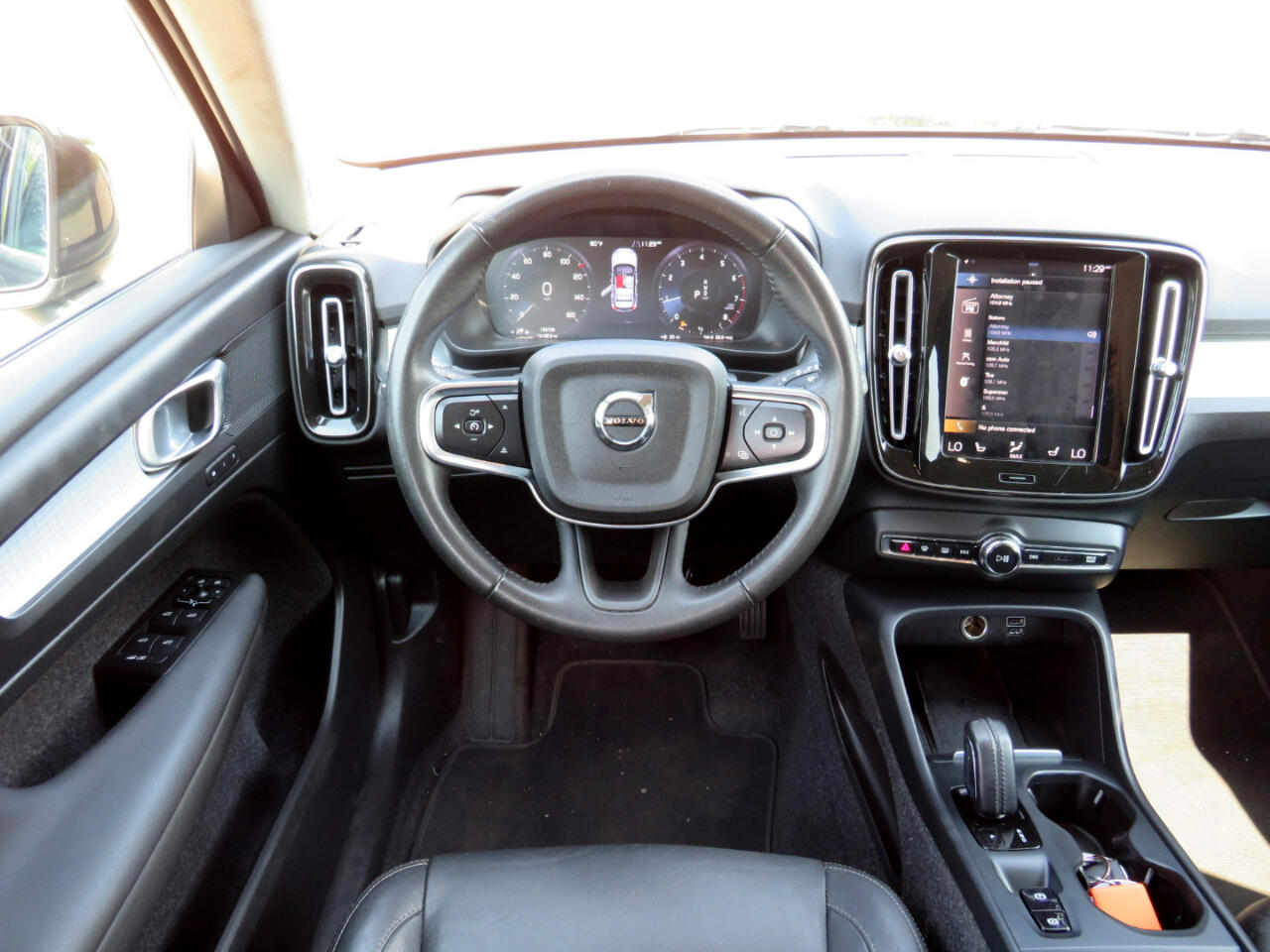 2021 Volvo XC40 T5 Momentum AWD photo 5