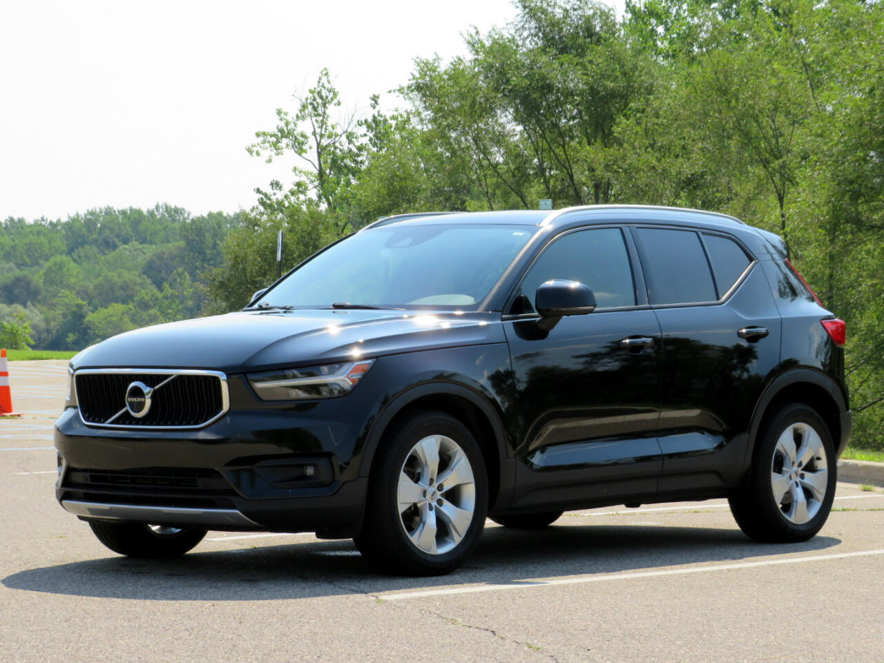 2021 Volvo XC40 T5 Momentum AWD photo 9