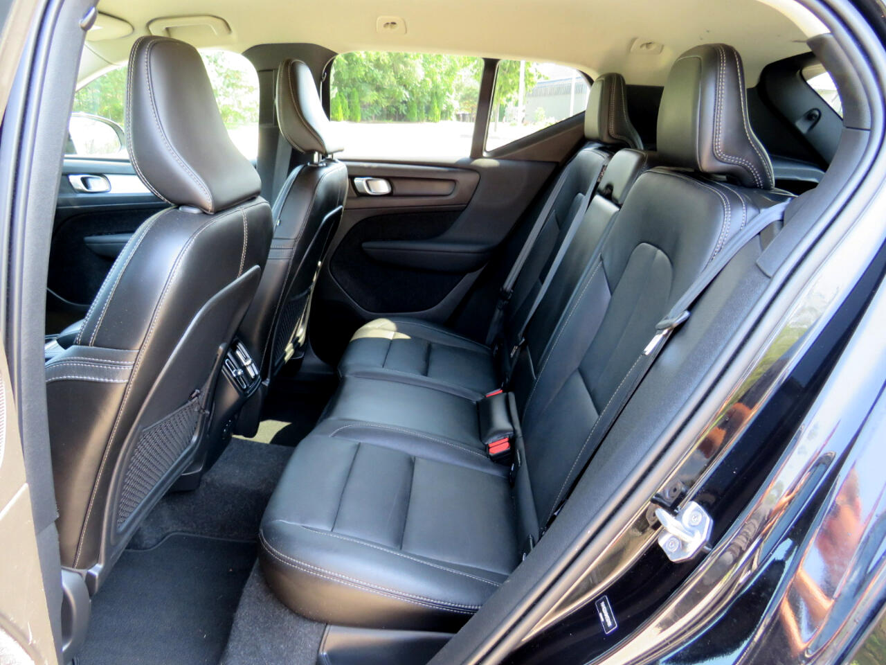 2021 Volvo XC40 T5 Momentum AWD photo 16