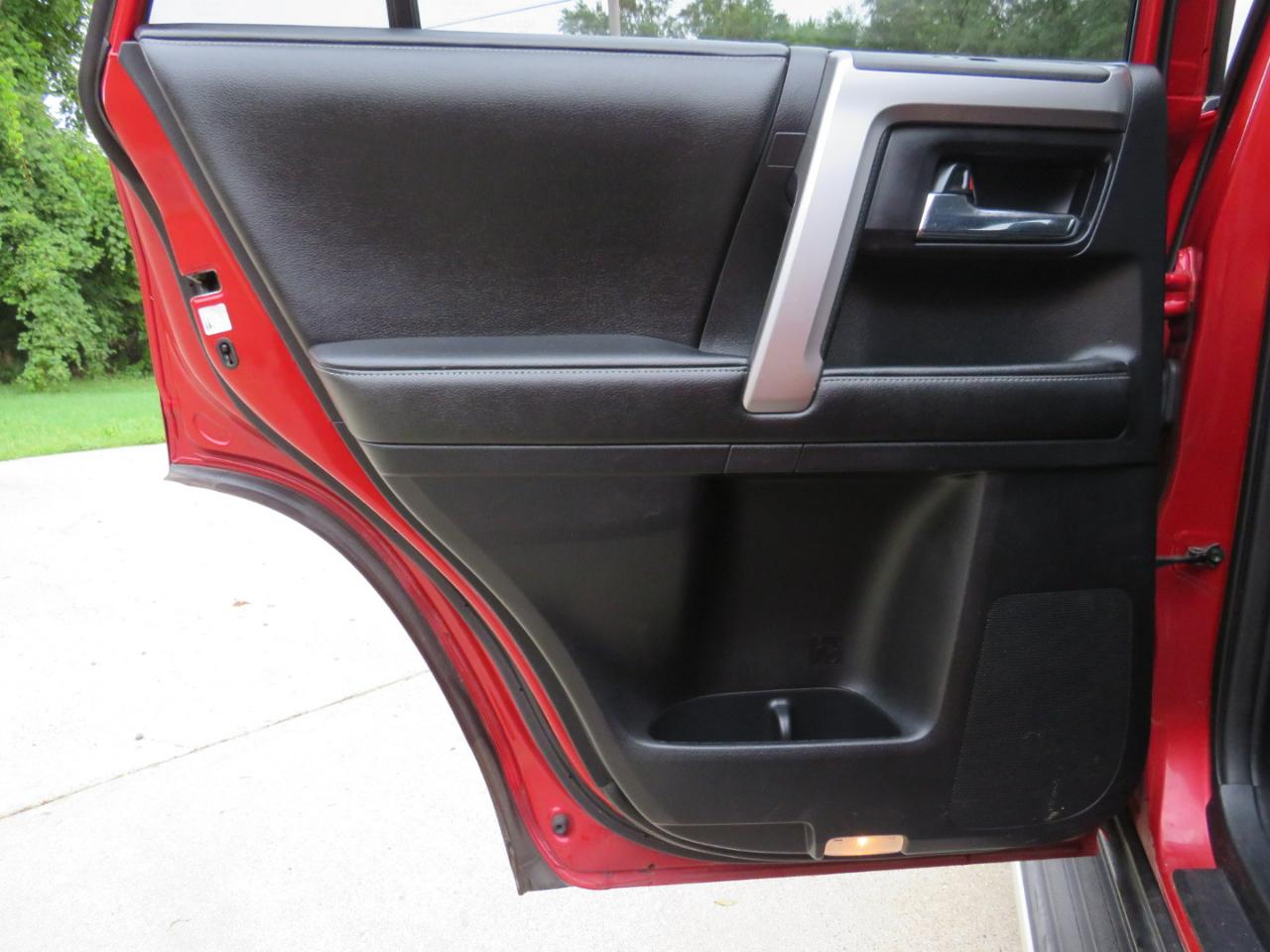 Toyota 4Runner SR5 4WD 2014