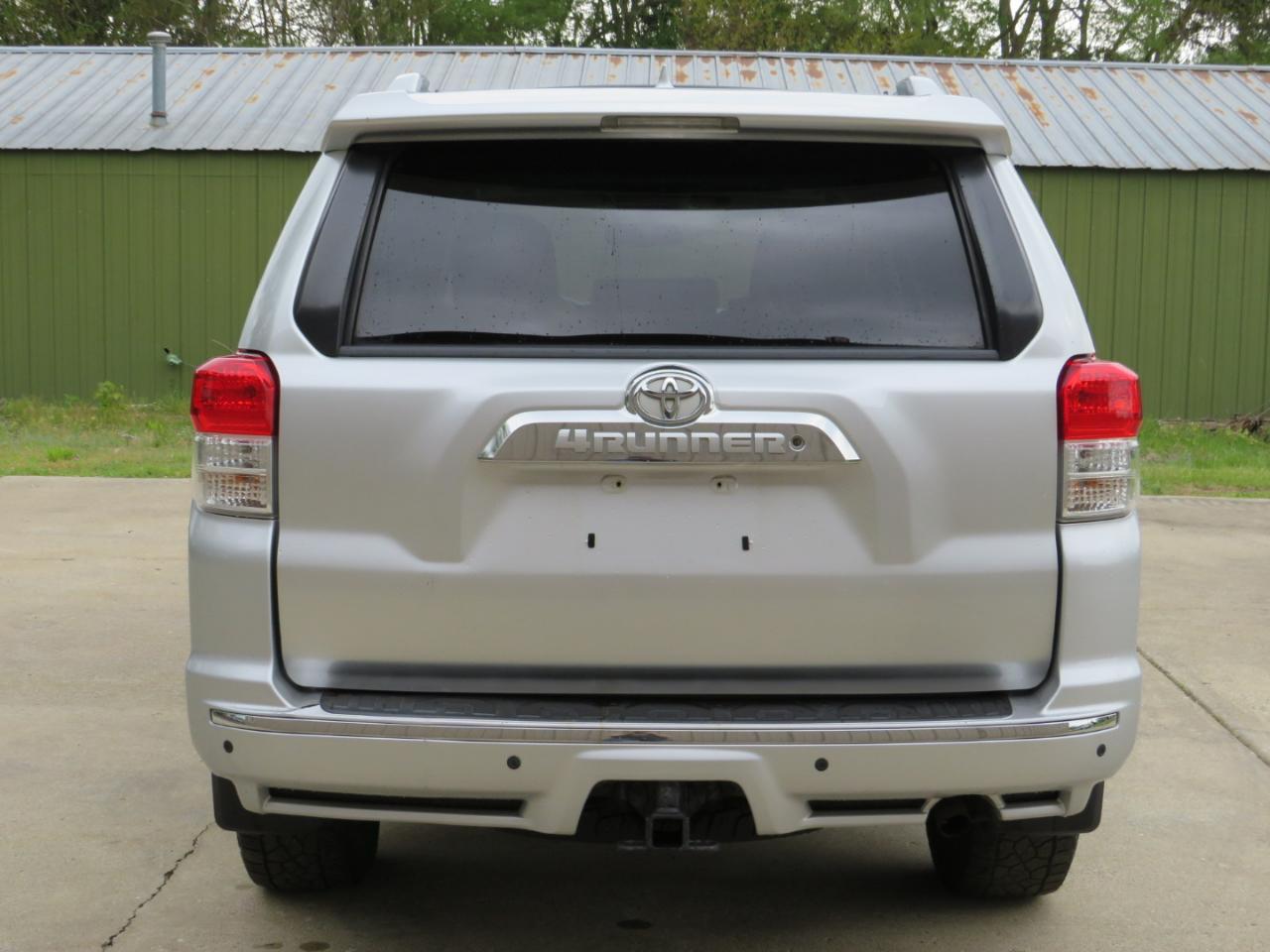 Toyota 4Runner SR5 4WD 2011