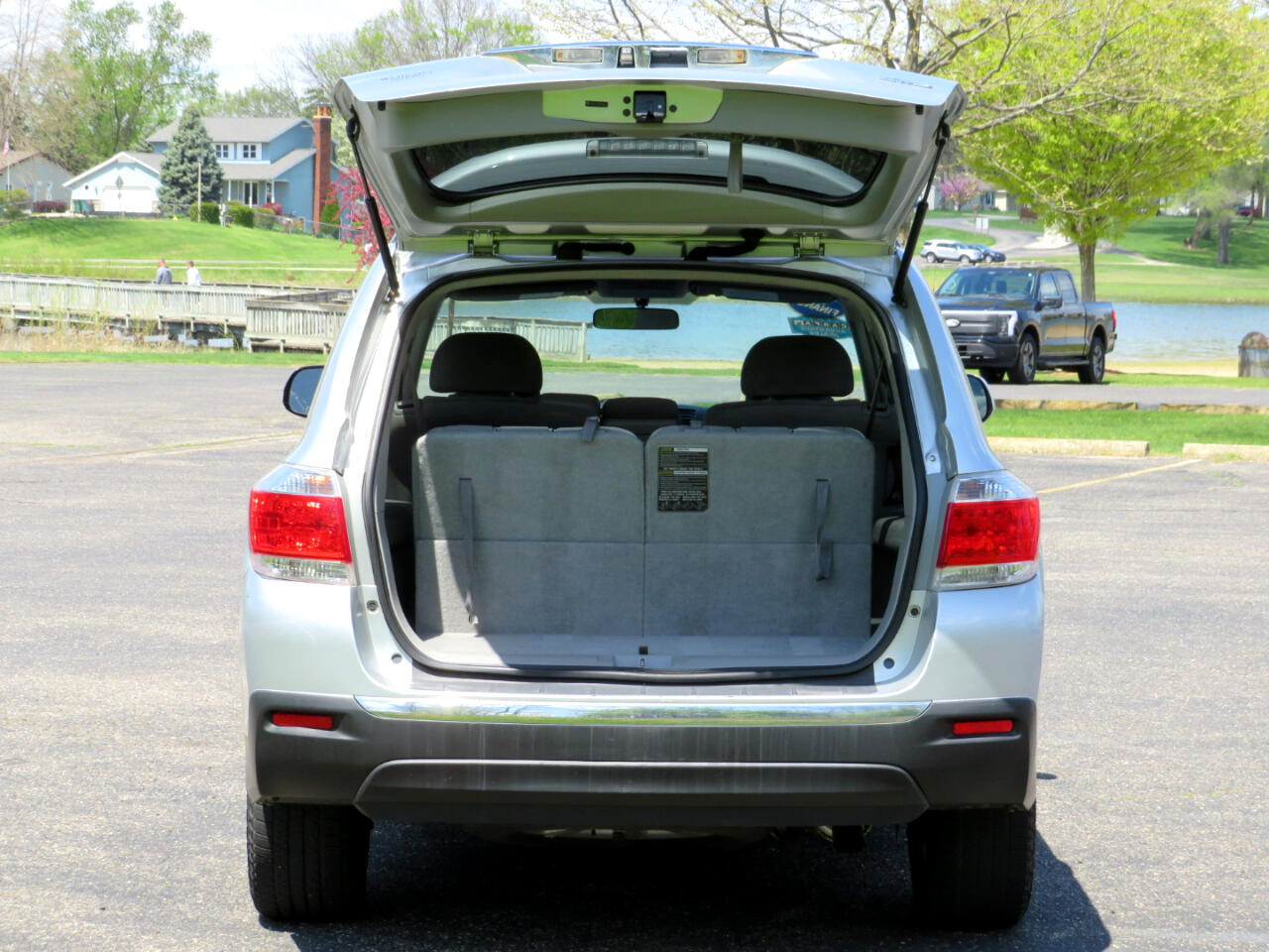 2011 Toyota Highlander Base photo 12