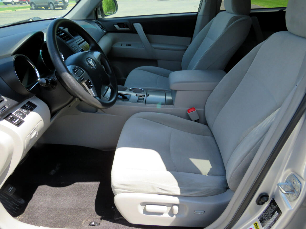 2011 Toyota Highlander Base photo 18