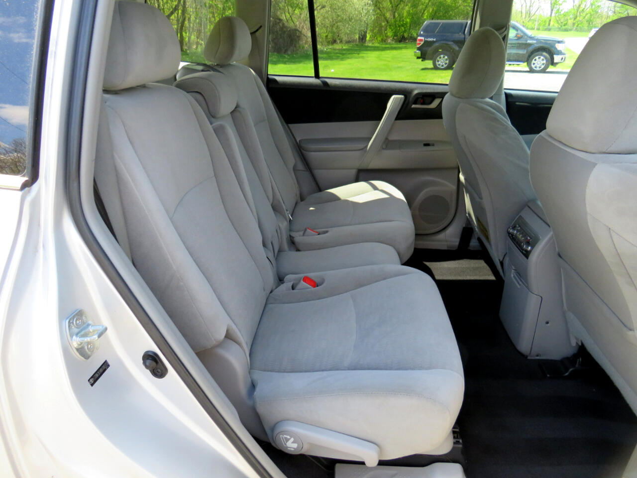 2011 Toyota Highlander Base photo 22