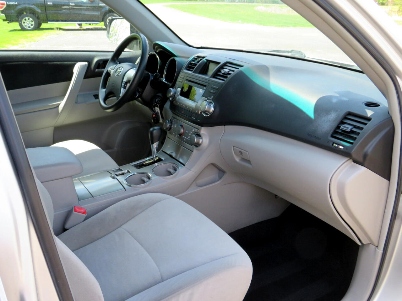 2011 Toyota Highlander Base photo 24