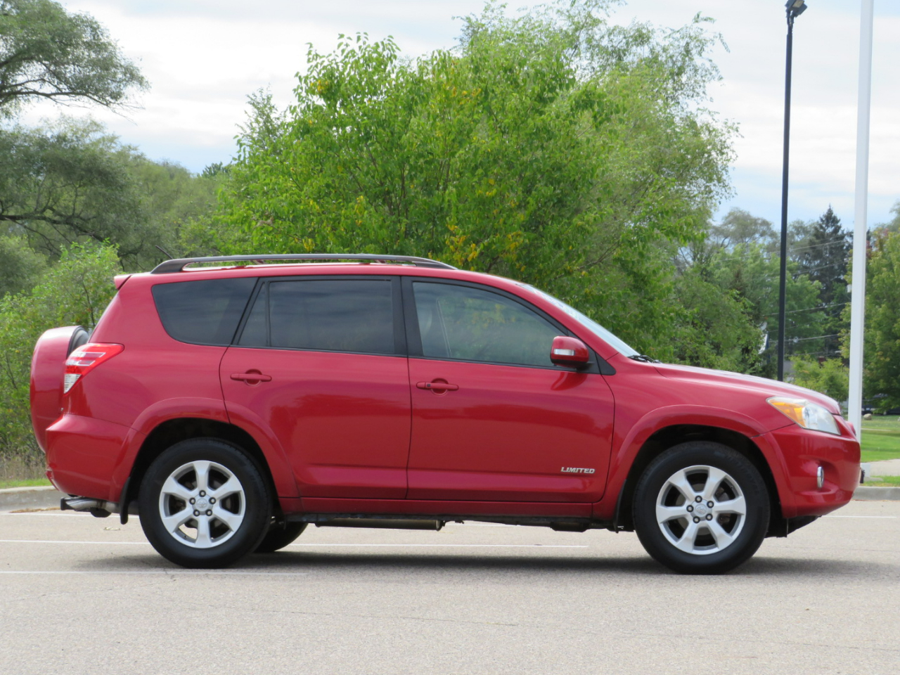 2009 Toyota RAV4 Limited photo 3