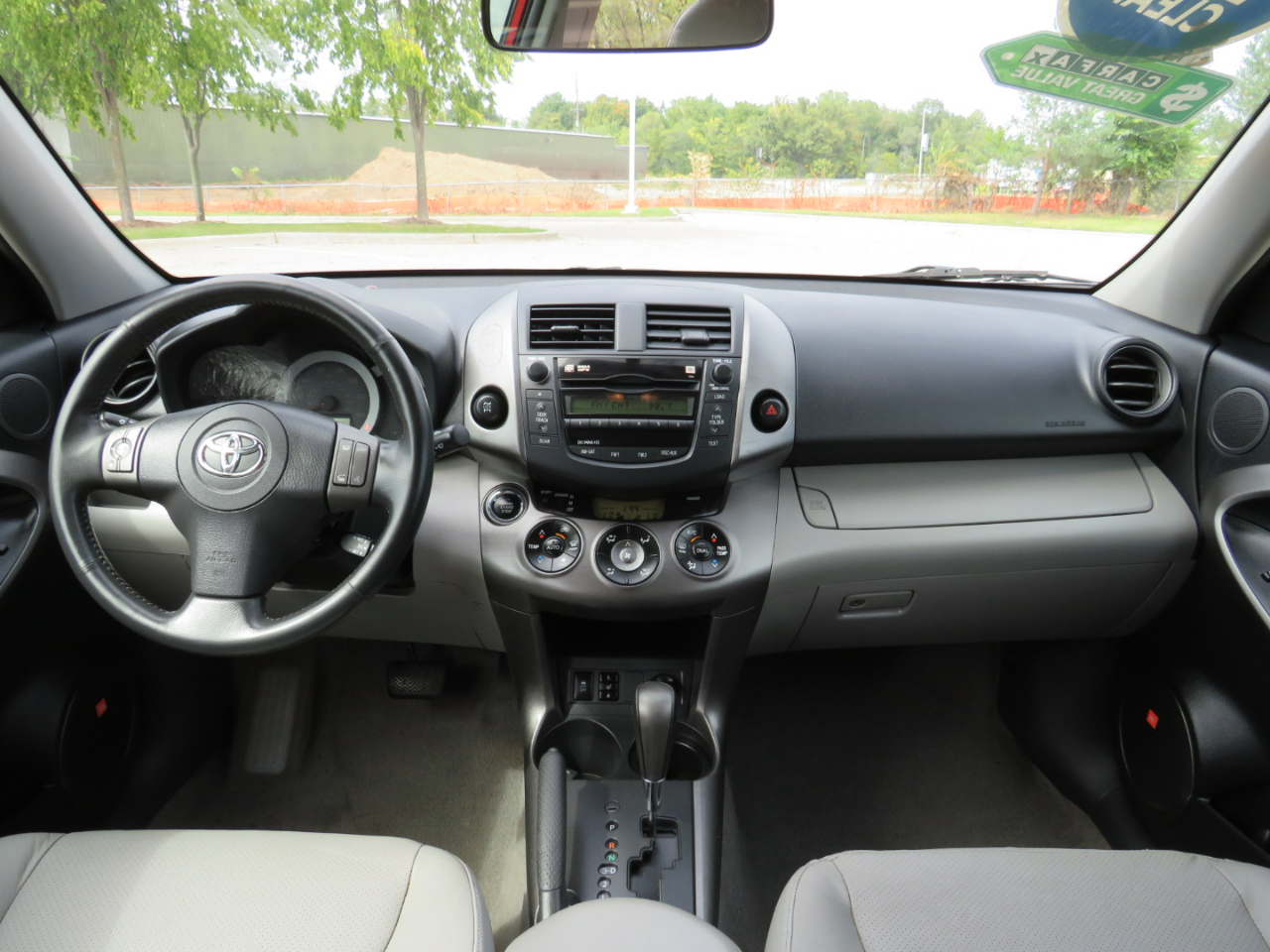 2009 Toyota RAV4 Limited photo 4