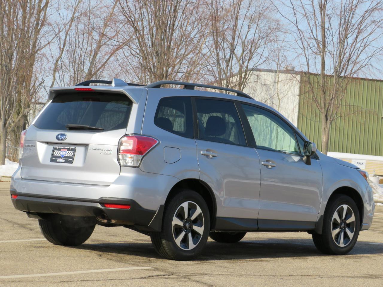 Subaru Forester 2.5i Premium PZEV CVT 2017