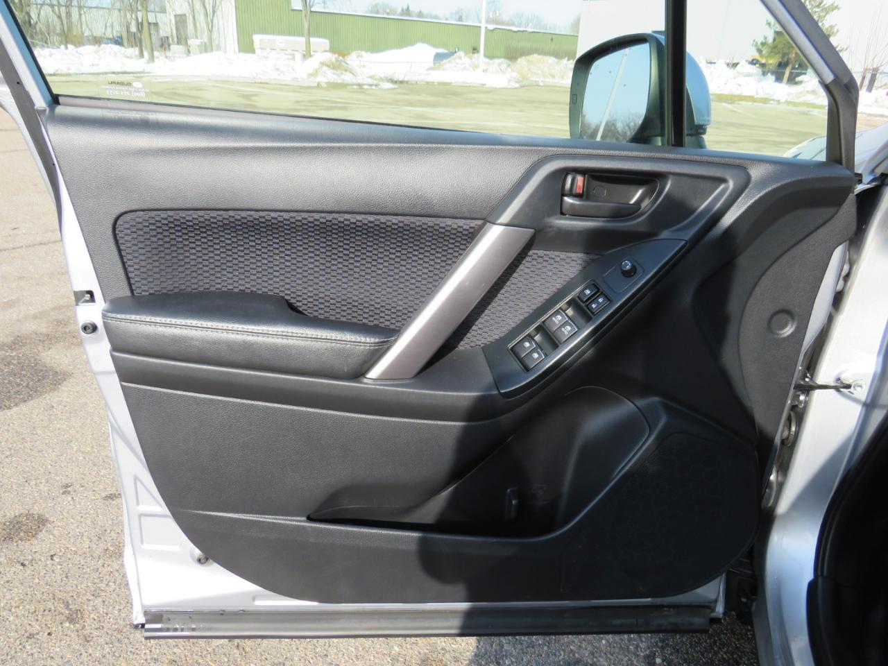 Subaru Forester 2.5i Premium PZEV CVT 2017