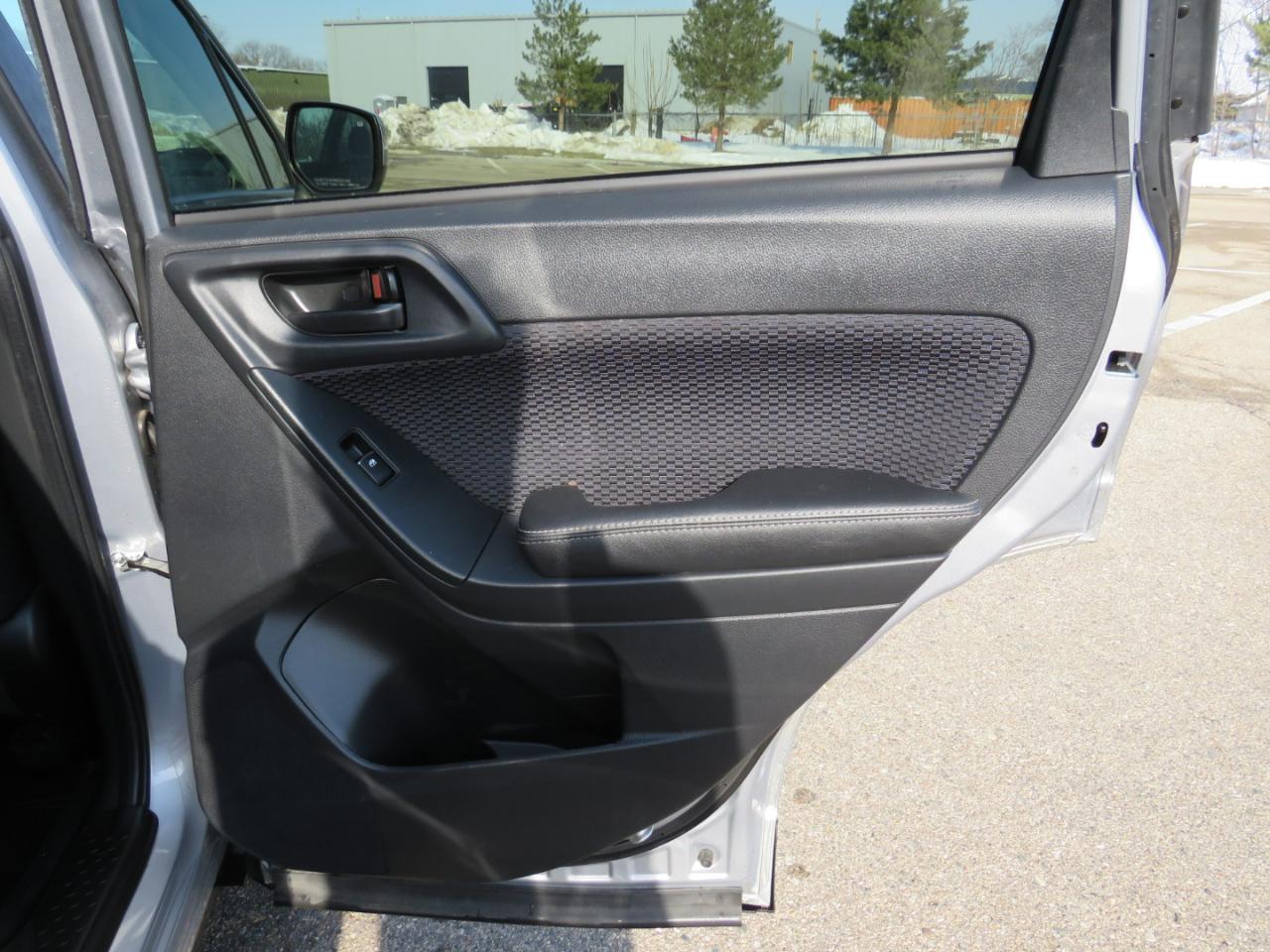 Subaru Forester 2.5i Premium PZEV CVT 2017