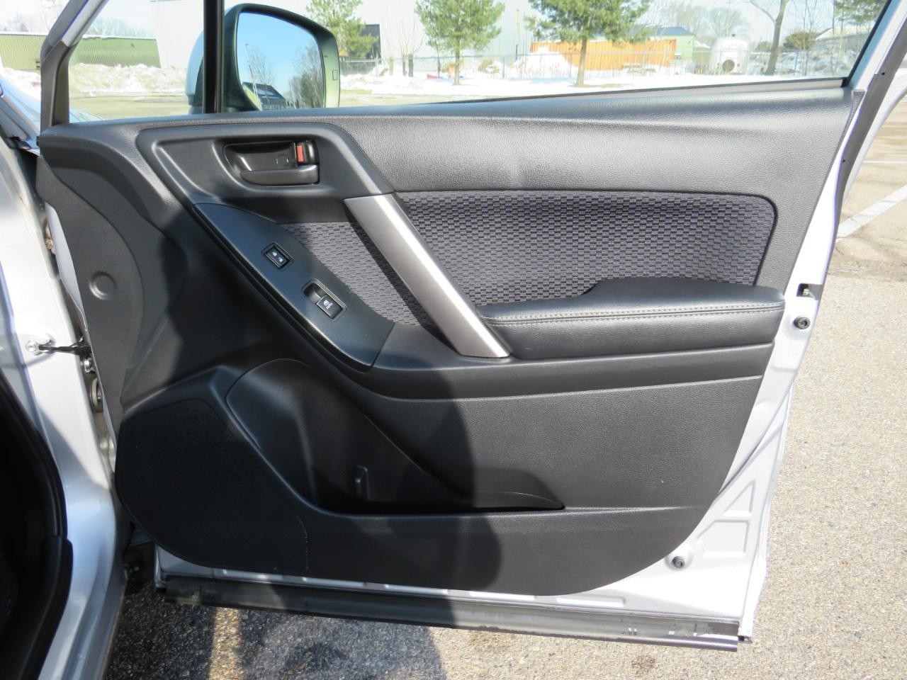 Subaru Forester 2.5i Premium PZEV CVT 2017