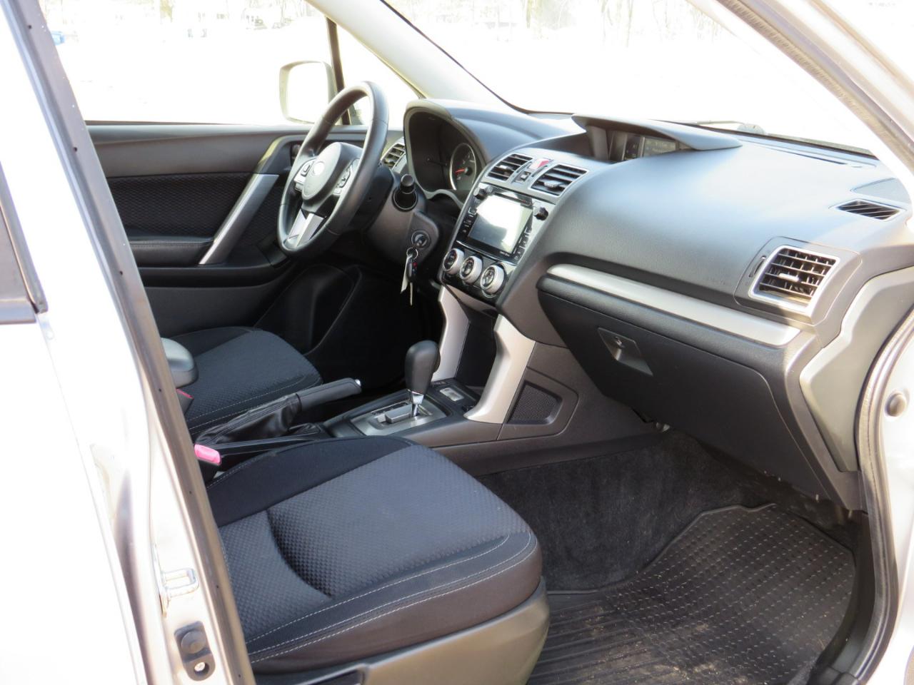 Subaru Forester 2.5i Premium PZEV CVT 2017