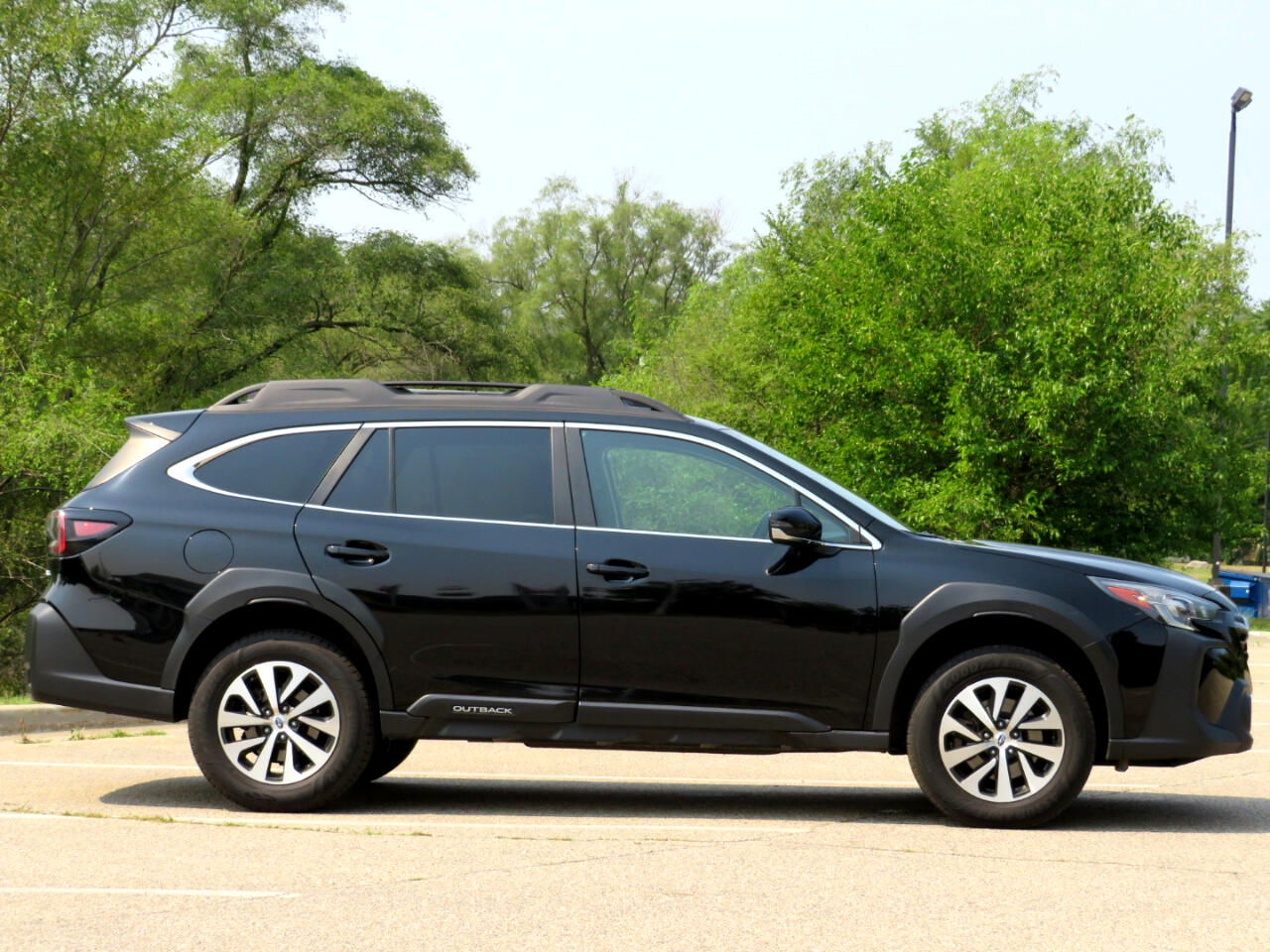 2023 Subaru Outback Premium photo 3