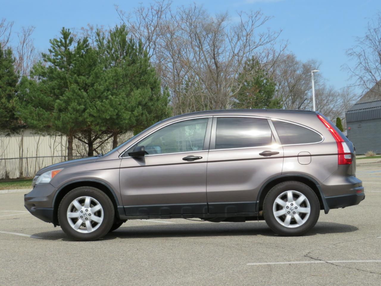 Honda CR-V SE 4WD 5-Speed AT 2011