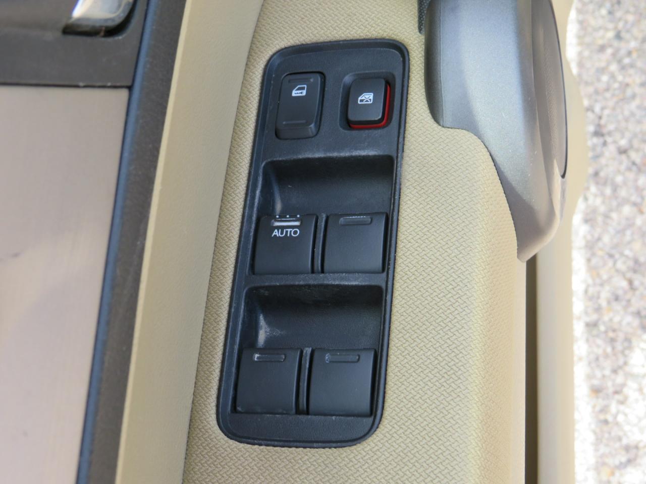 Honda CR-V SE 4WD 5-Speed AT 2011