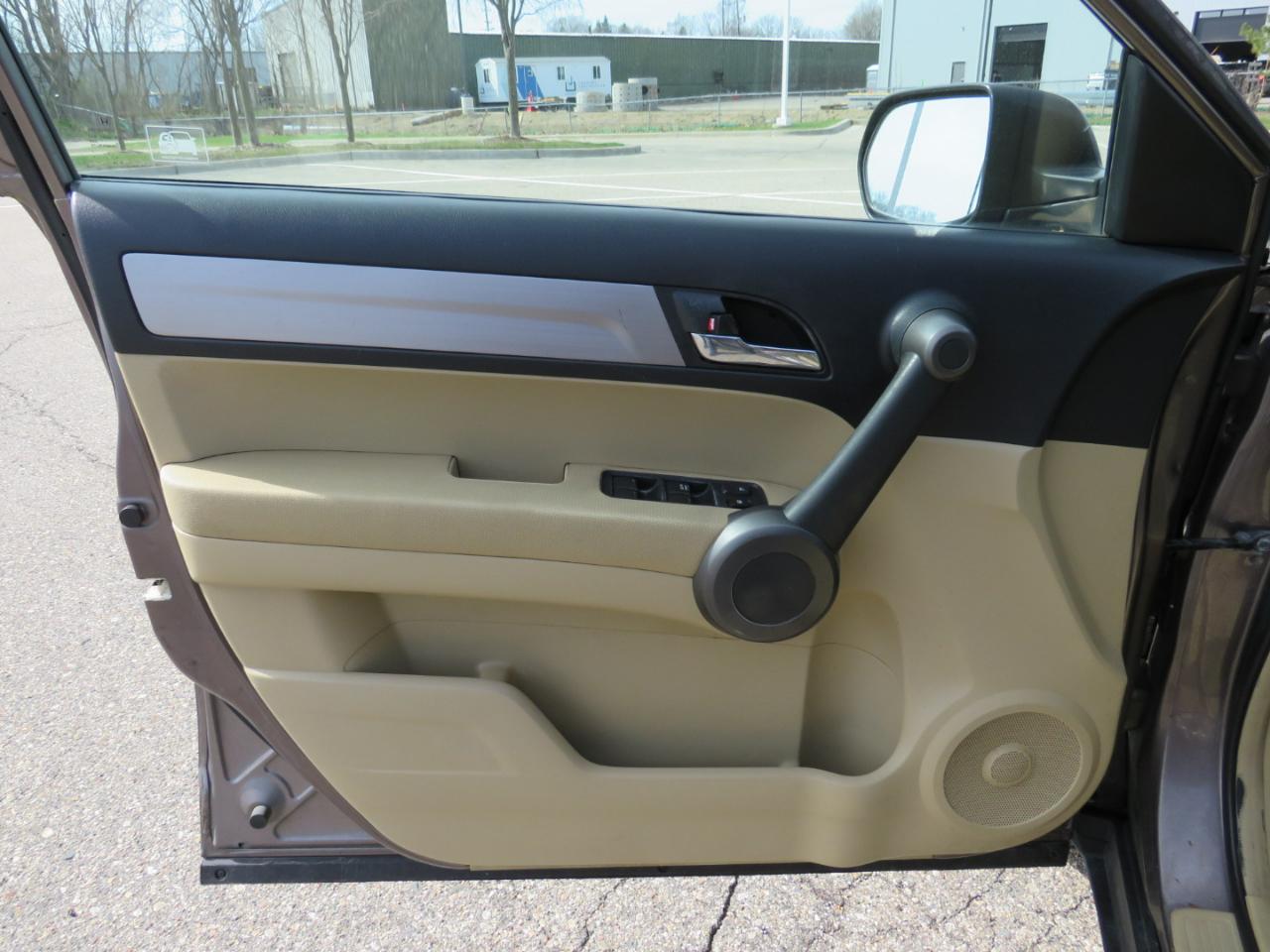 Honda CR-V SE 4WD 5-Speed AT 2011