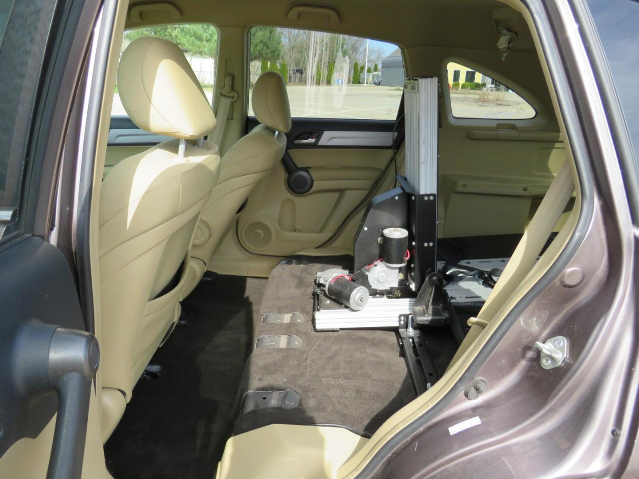 Honda CR-V SE 4WD 5-Speed AT 2011