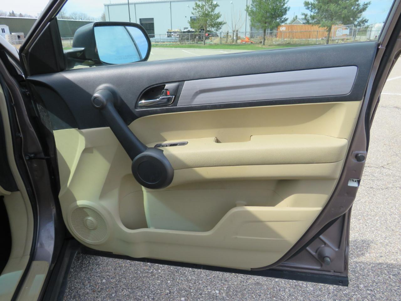 Honda CR-V SE 4WD 5-Speed AT 2011