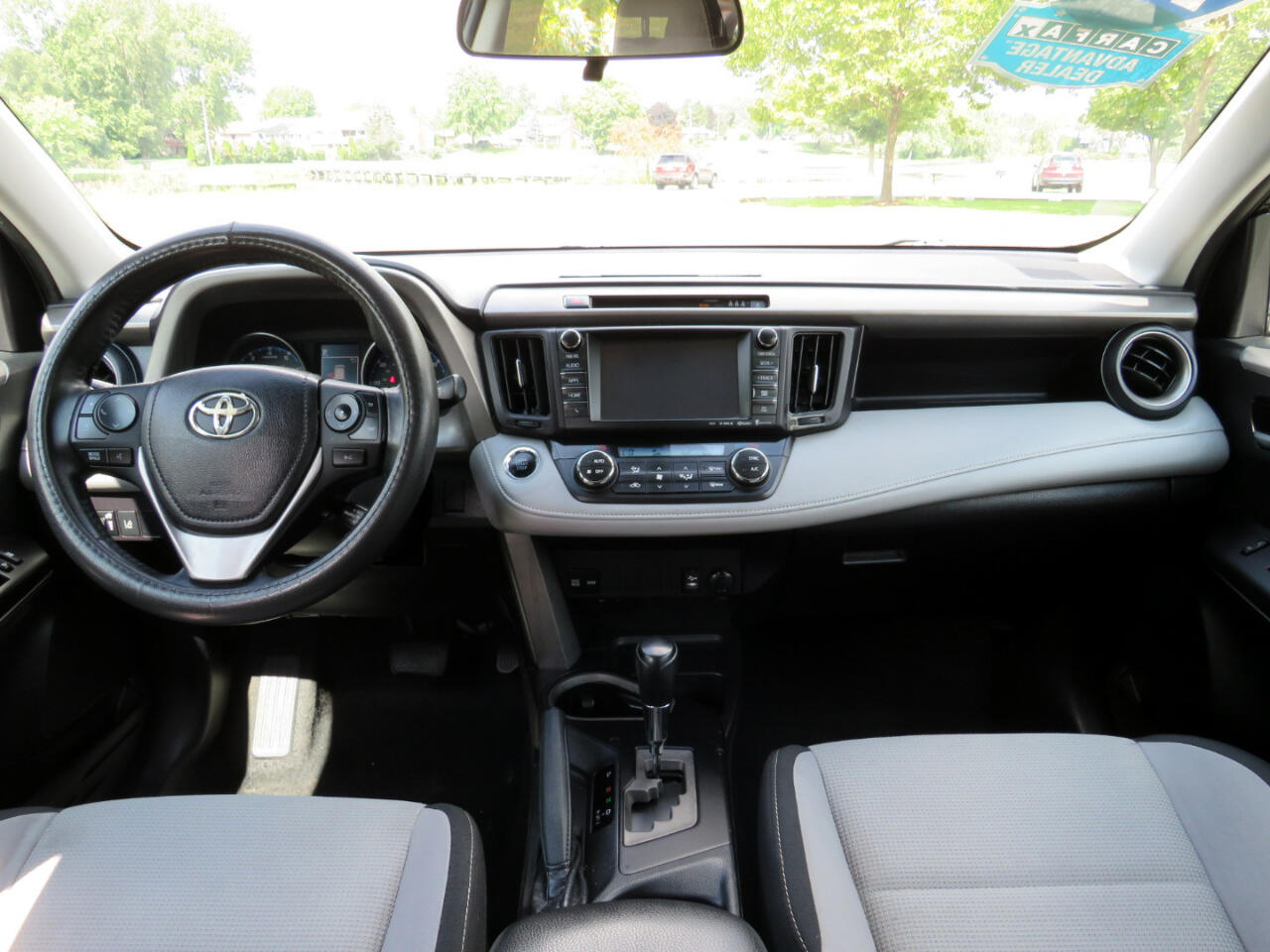 2018 Toyota RAV4 XLE photo 4