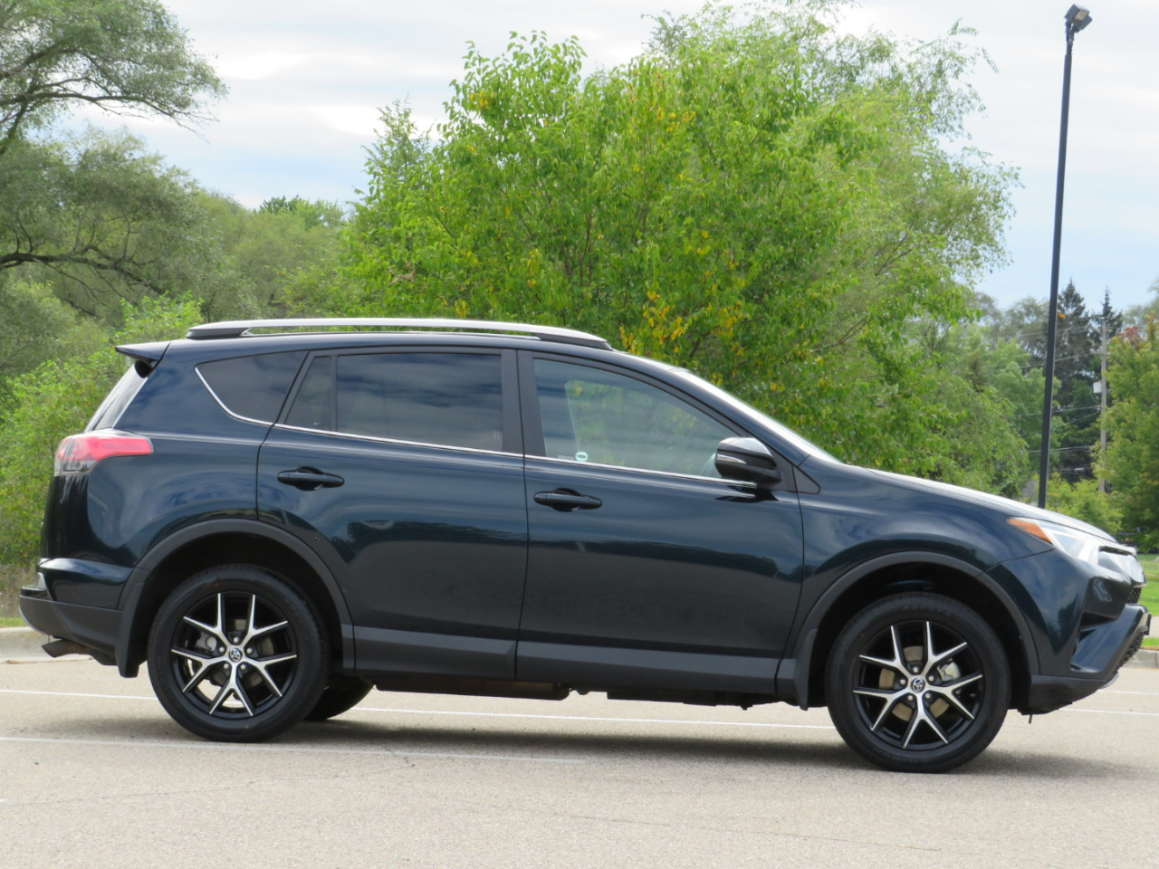 Toyota RAV4 SE 4WD 2017 Toyota RAV4 SE 4WD 2017