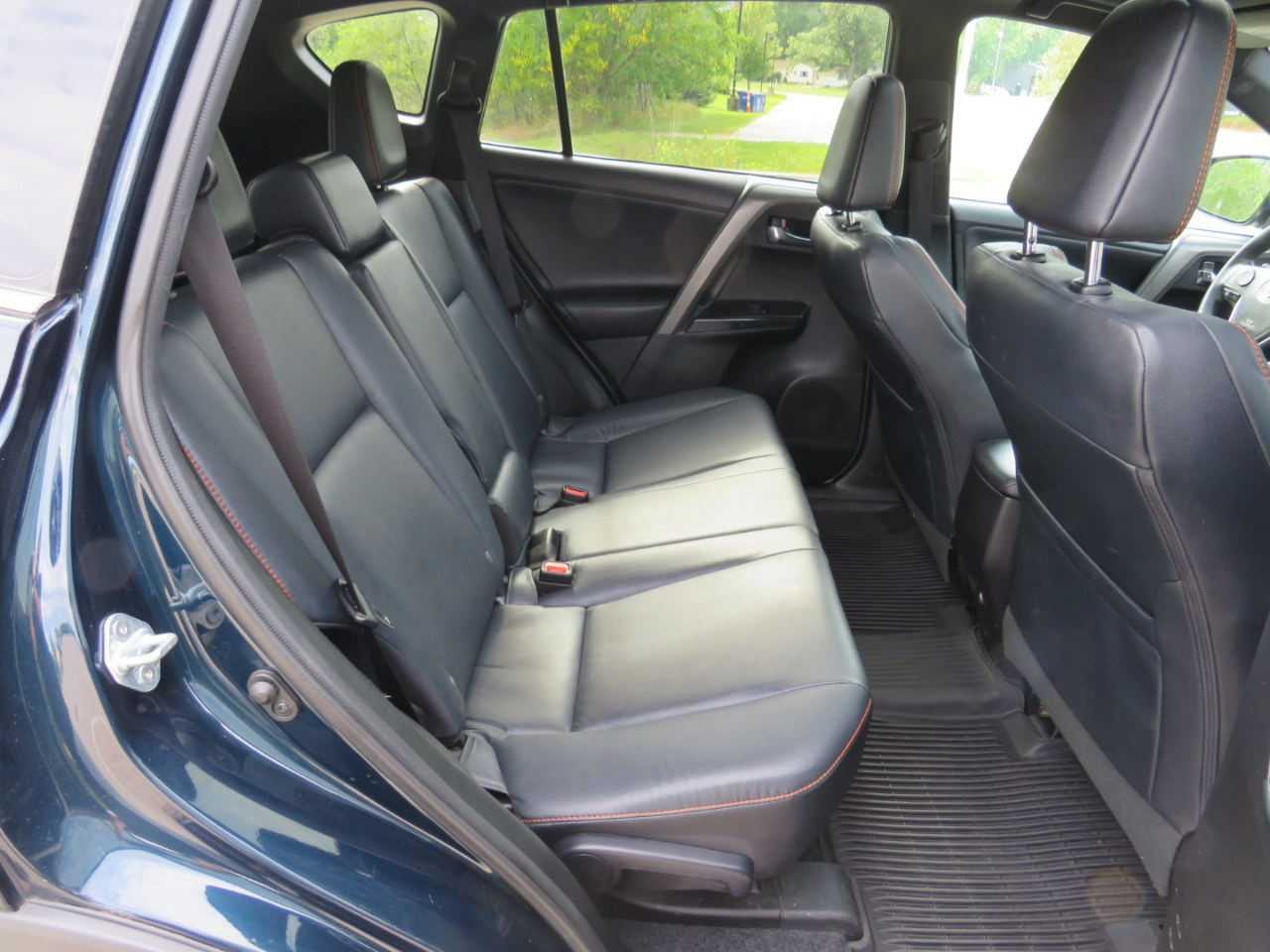 2017 Toyota RAV4 SE photo 20