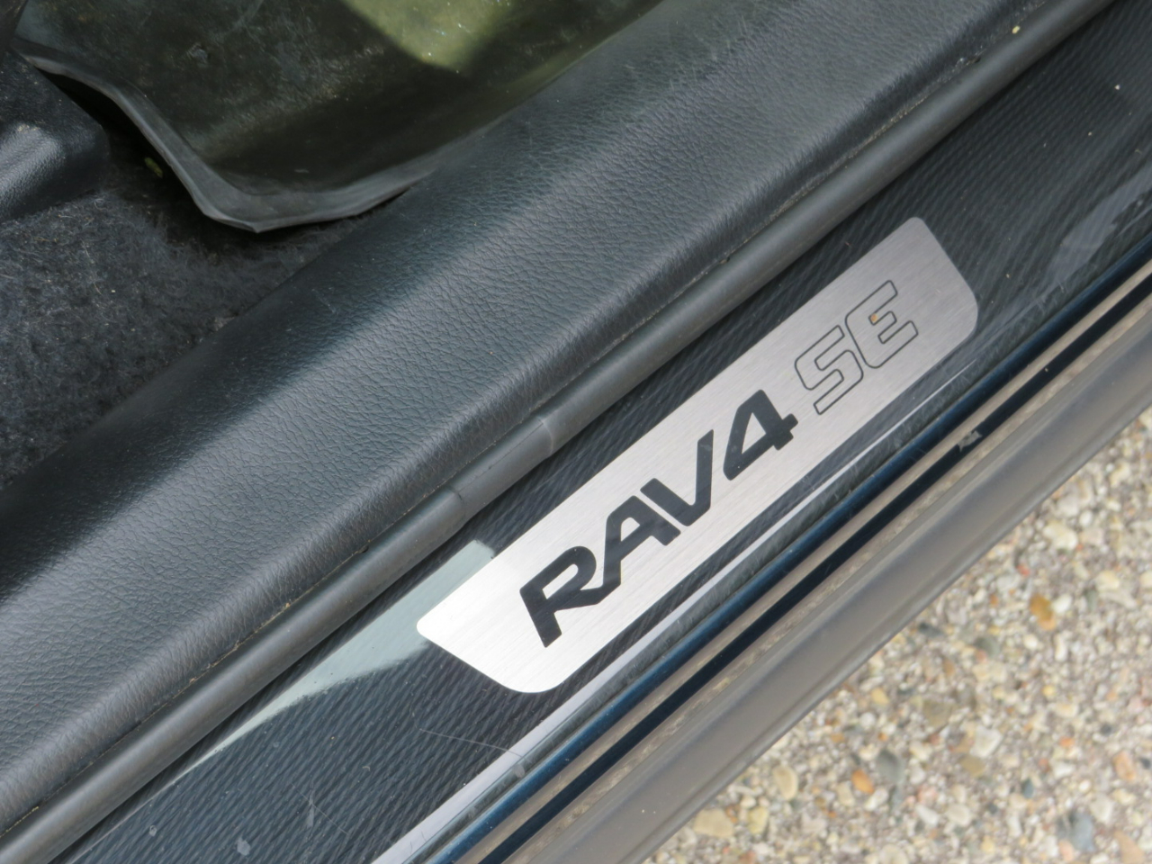 2017 Toyota RAV4 SE photo 24