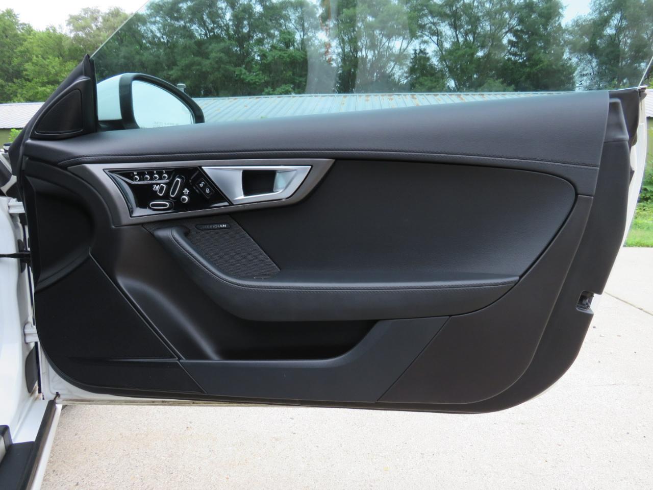 Jaguar F-Type Coupe 2015