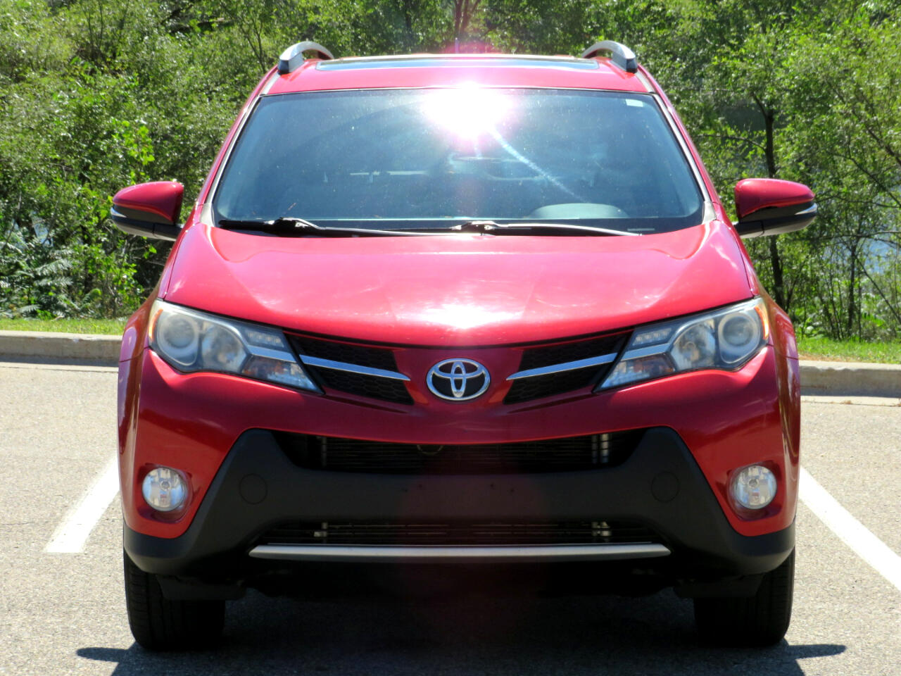 2015 Toyota RAV4 XLE photo 2