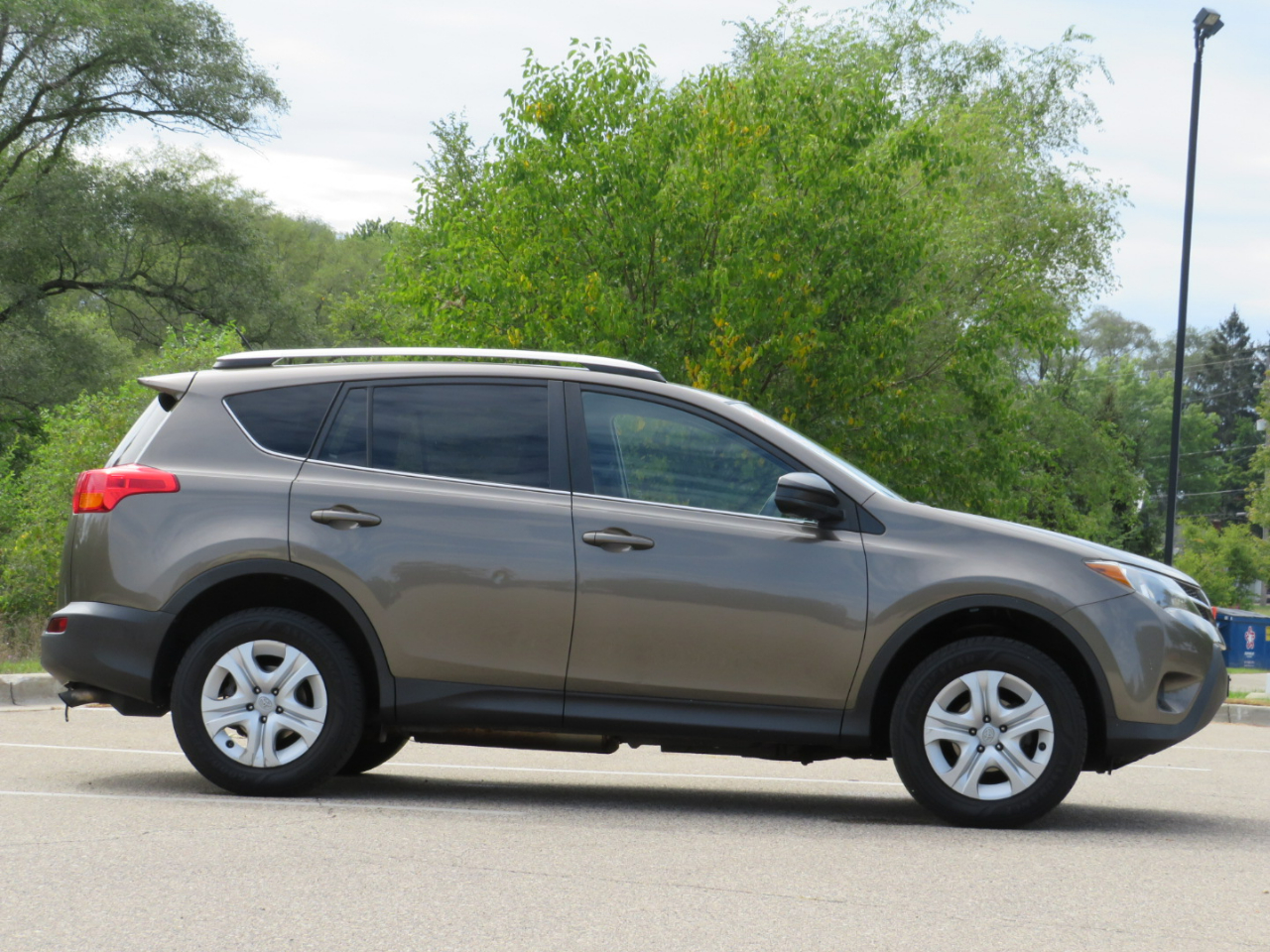 Toyota RAV4 LE FWD 2014 Toyota RAV4 LE FWD 2014