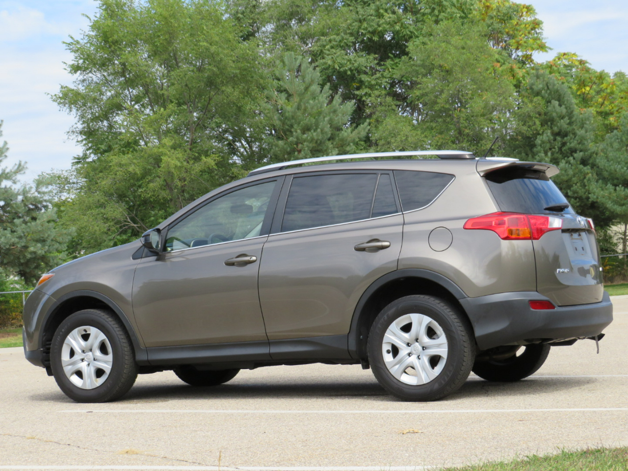 Toyota RAV4 LE FWD 2014 Toyota RAV4 LE FWD 2014