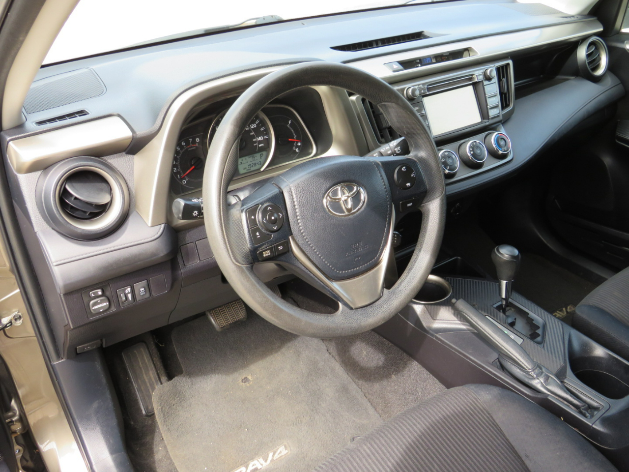 Toyota RAV4 LE FWD 2014 Toyota RAV4 LE FWD 2014