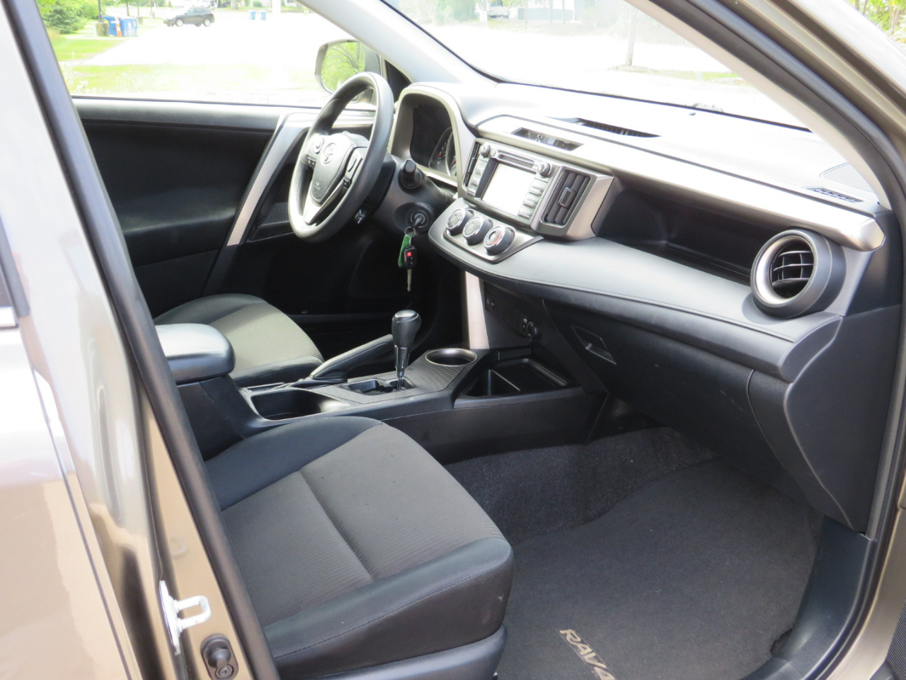 Toyota RAV4 LE FWD 2014 Toyota RAV4 LE FWD 2014