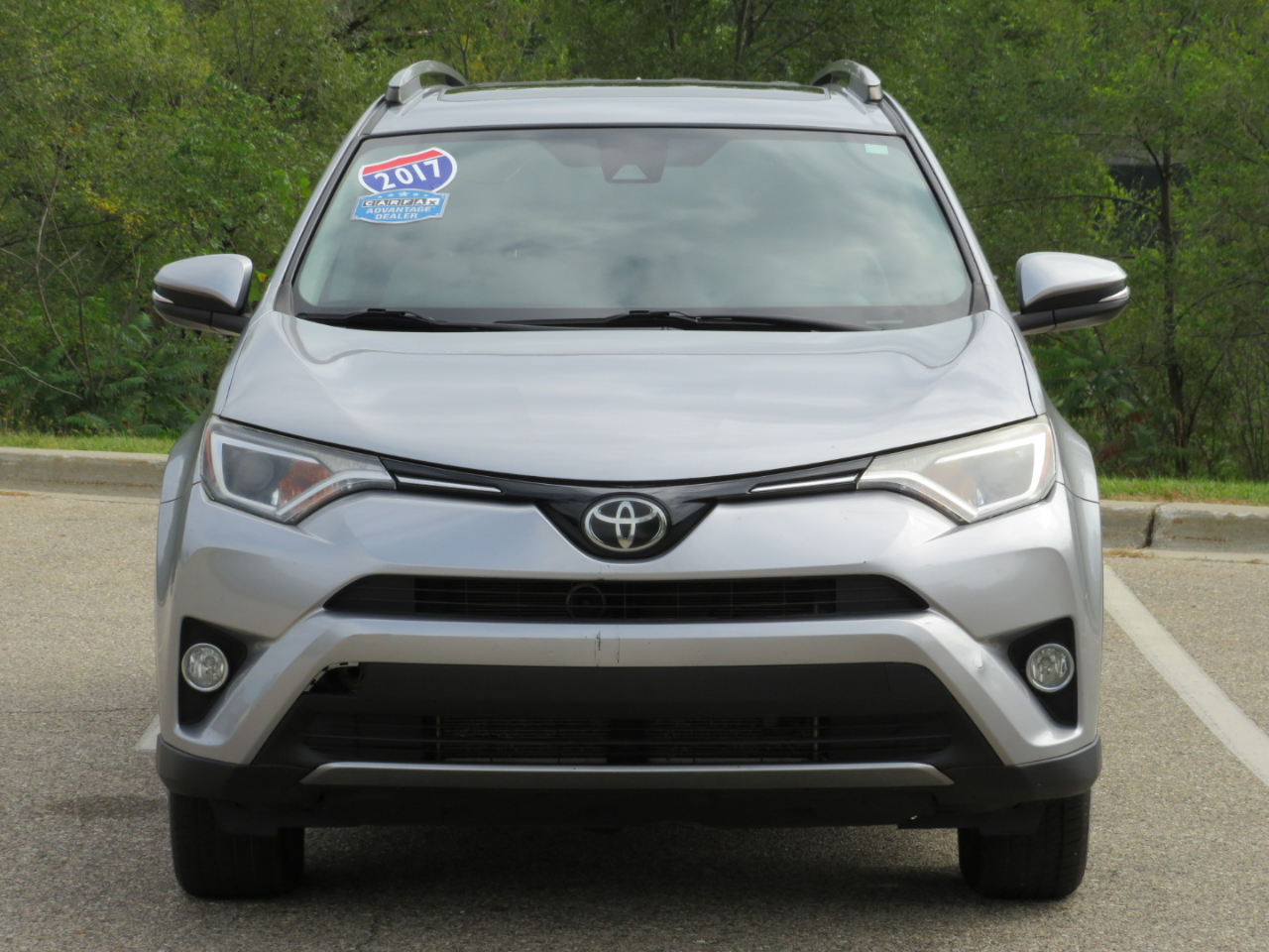 2017 Toyota RAV4 XLE photo 2