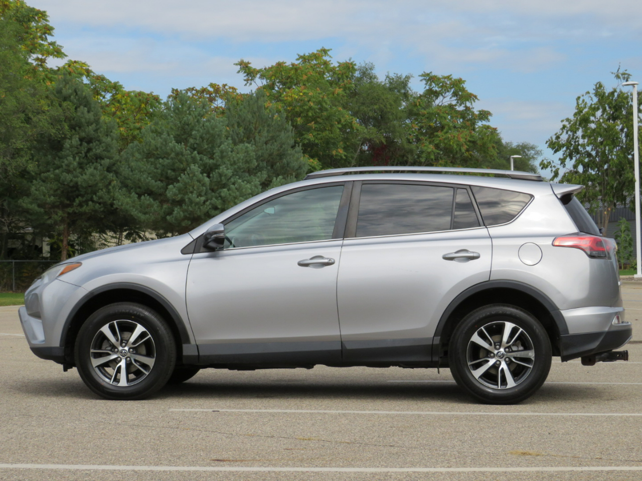 2017 Toyota RAV4 XLE photo 10