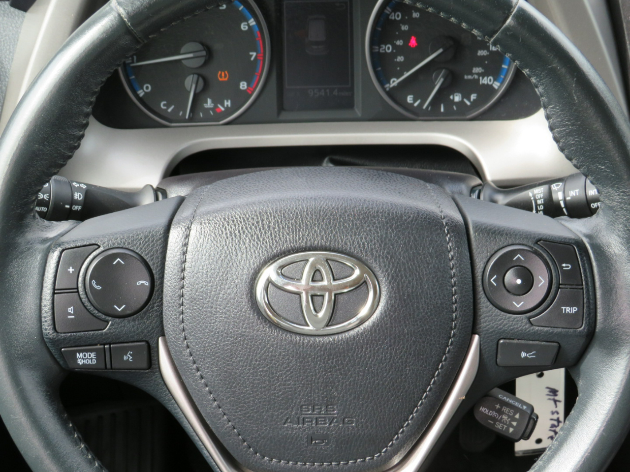 2017 Toyota RAV4 XLE photo 14