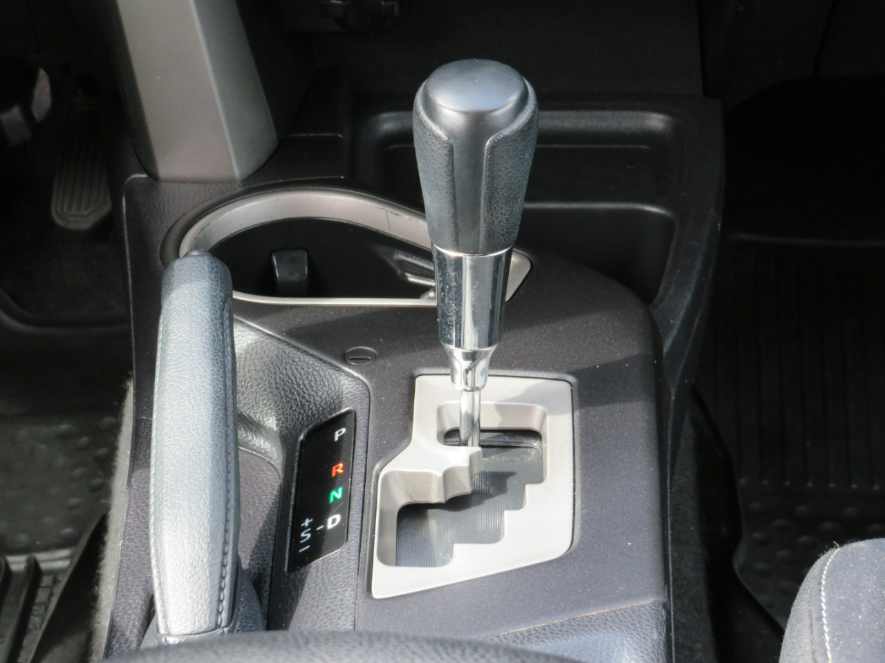 2017 Toyota RAV4 XLE photo 15