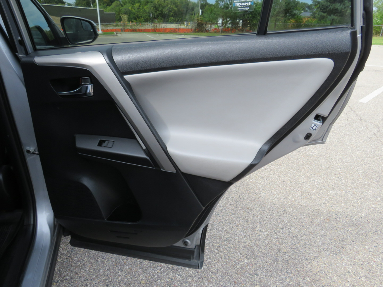 2017 Toyota RAV4 XLE photo 24