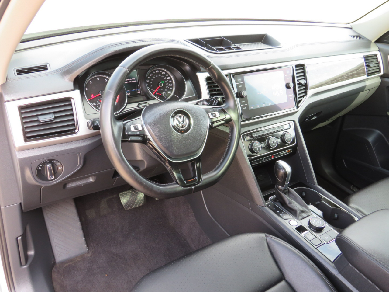 2018 Volkswagen Atlas V6 SEL photo 15