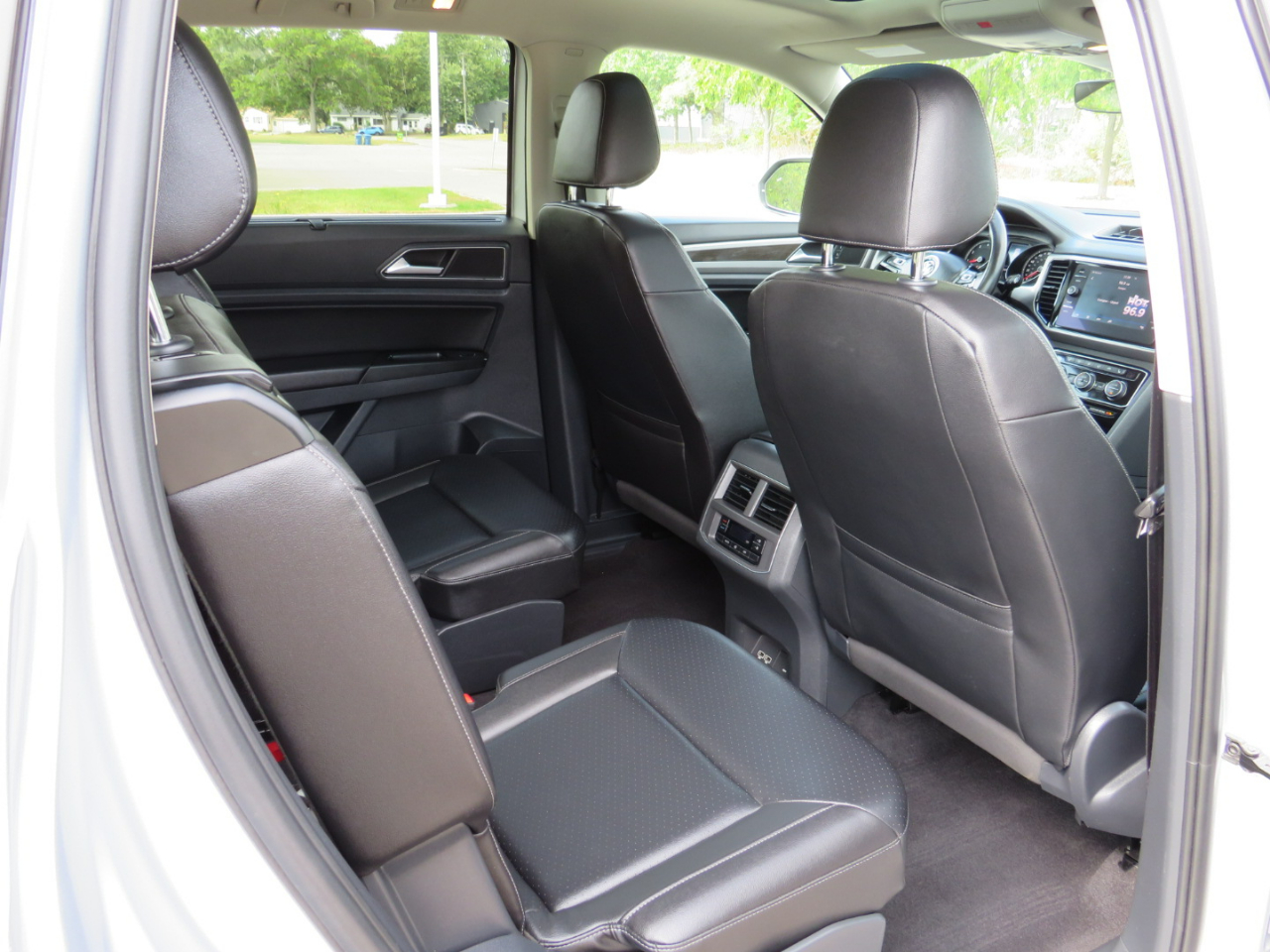 2018 Volkswagen Atlas V6 SEL photo 24