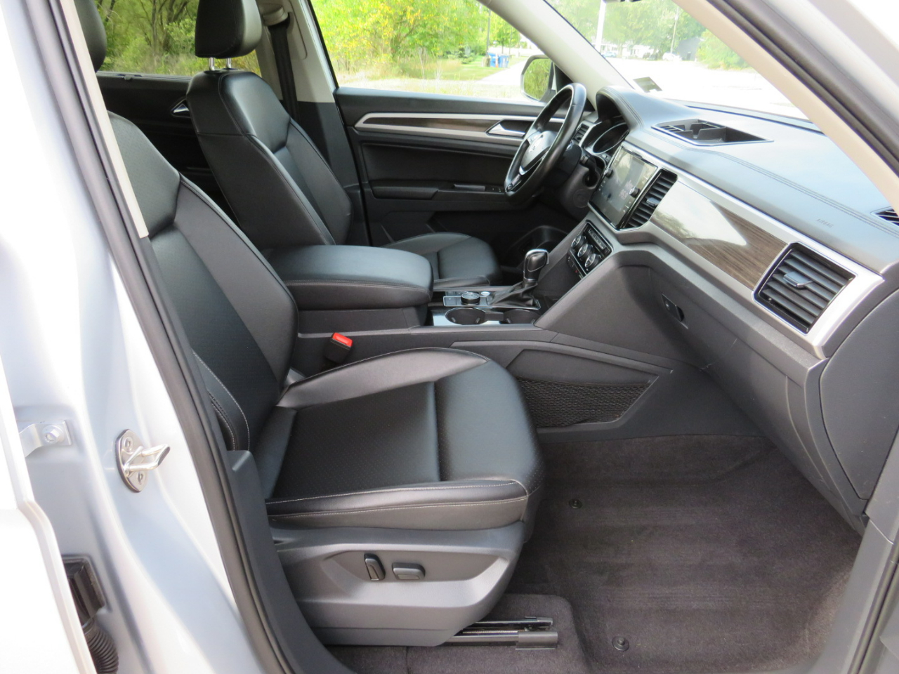 2018 Volkswagen Atlas V6 SEL photo 27