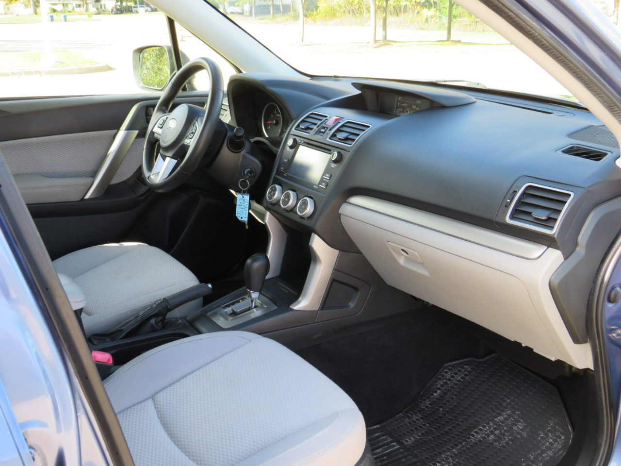 Subaru Forester 2.5i Premium PZEV CVT 2017 Subaru Forester 2.5i Premium PZEV CVT 2017